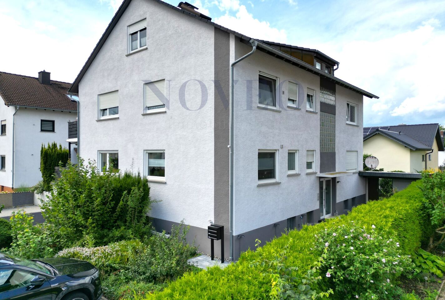 Garage und Stellplatz inklusive